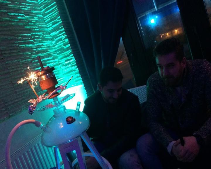White Lounge