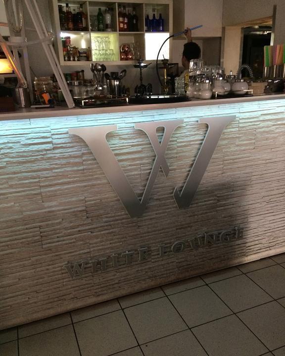 White Lounge