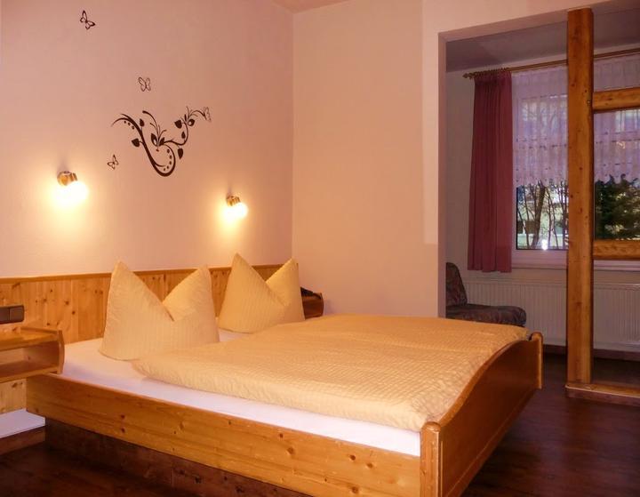 Cafe-Restaurant Und Pension Haus Flora