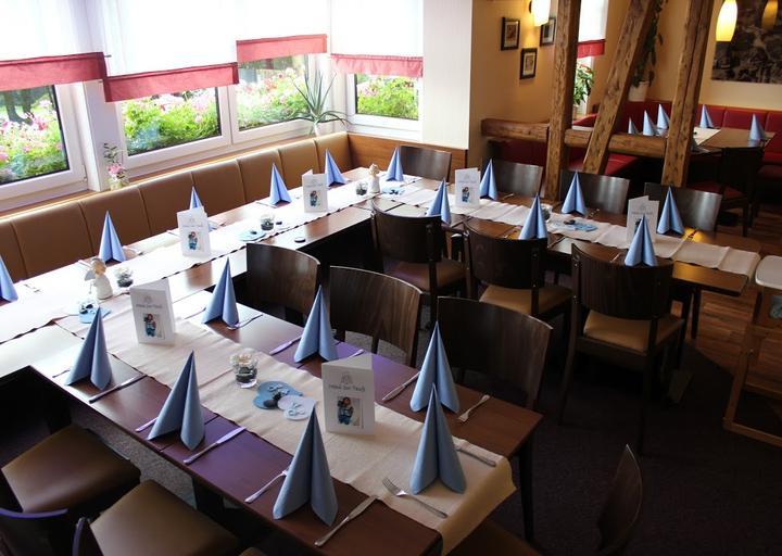 Cafe-Restaurant Und Pension Haus Flora