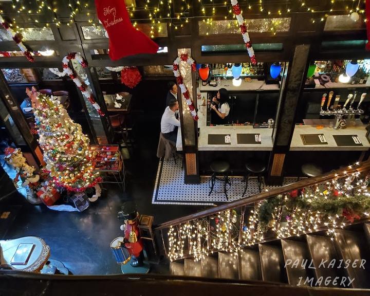 Cafe Papillon Bistro