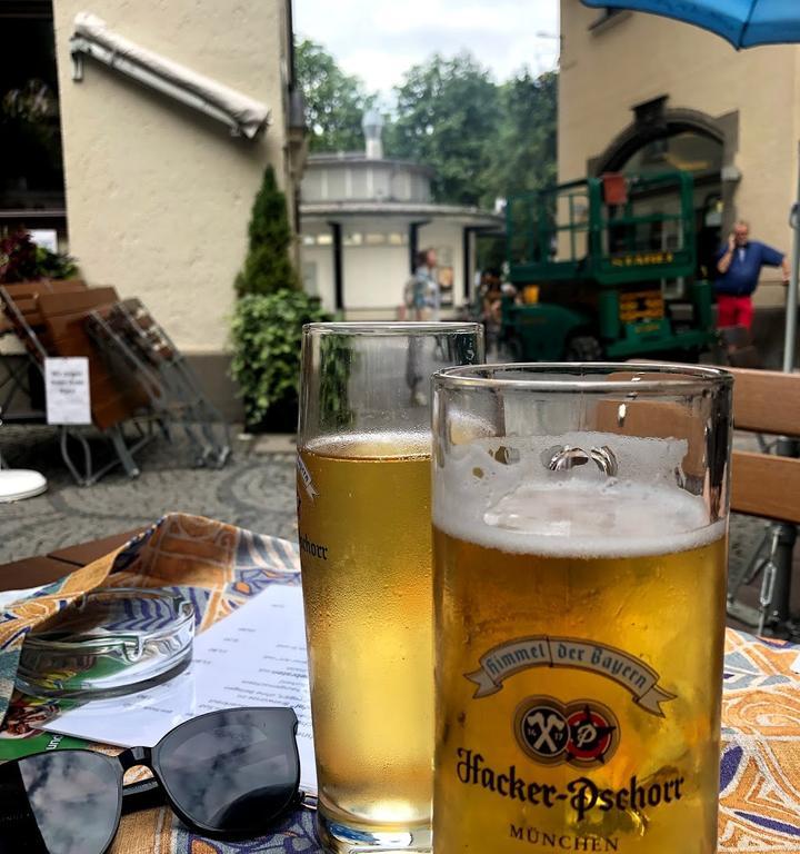 Bratwurstherzl Am Viktualienmarkt