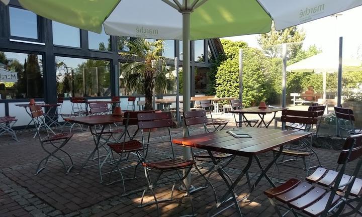 Marche Holmmoor West