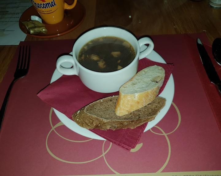 Hugo Brasserie & Bar