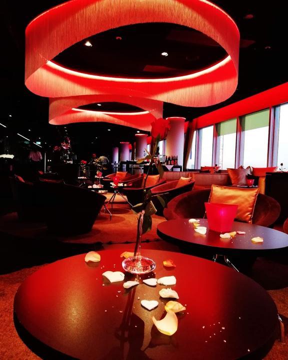 The View Skylounge & Bar