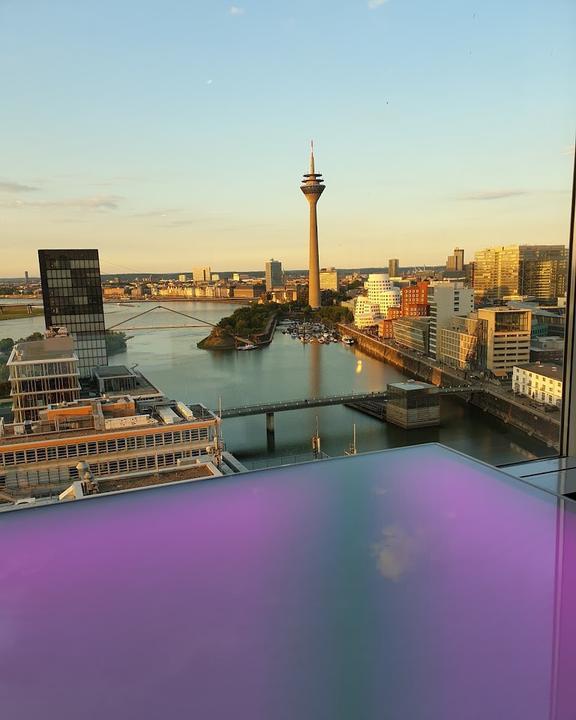 The View Skylounge & Bar