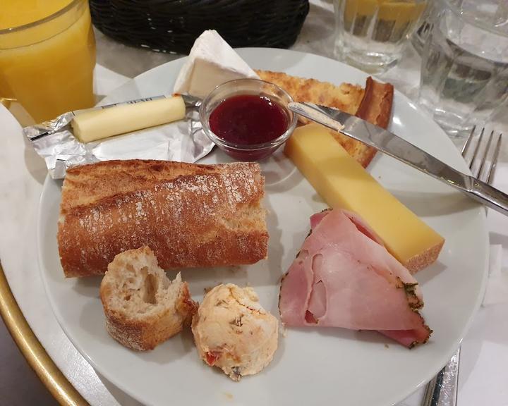 Cafe par ici!