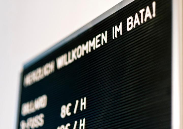 Bata Bar & Billiards