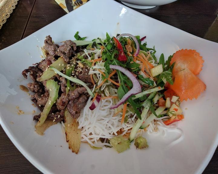 Madami - Mom's Vietnamese Kitchen