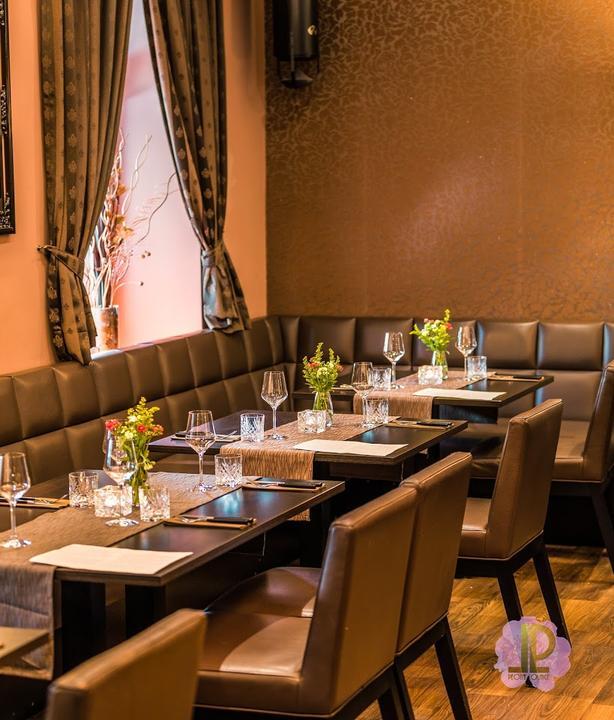 Peony Lounge