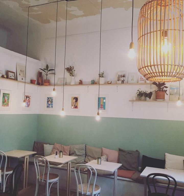 Cafe Blaumond