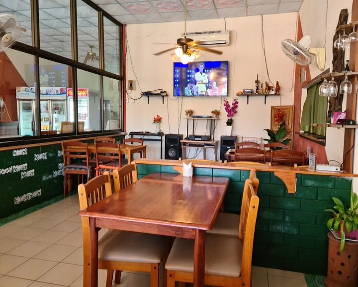 Apples Restaurant & Bar