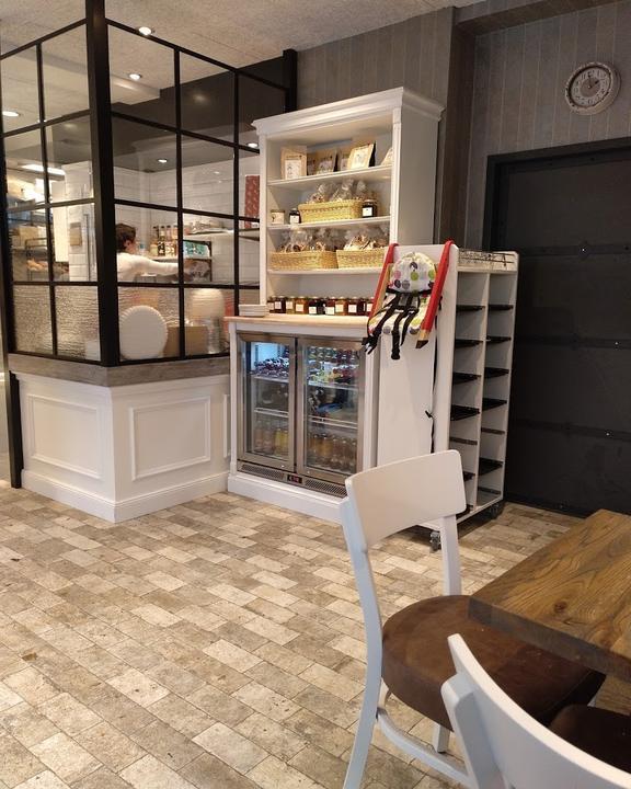 Cafe Luise Kleine Backerei