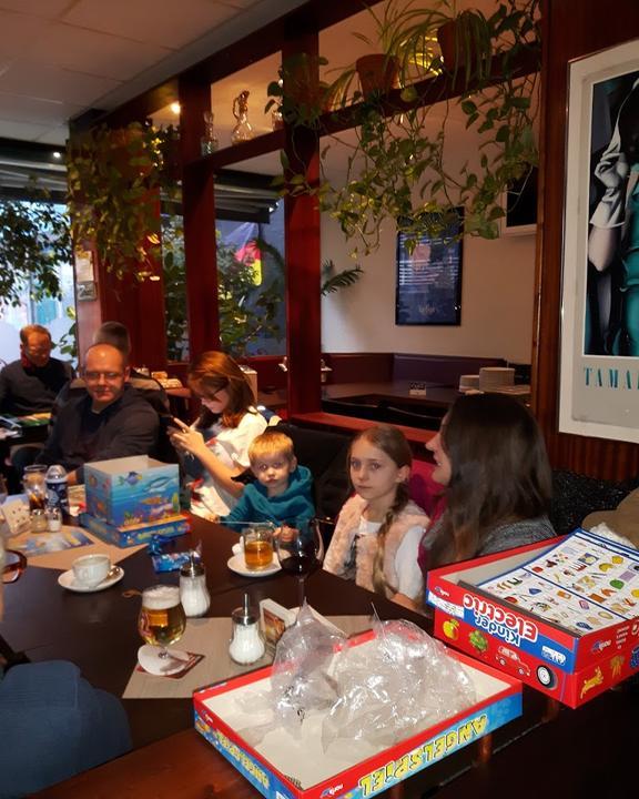 Cafe Belmont