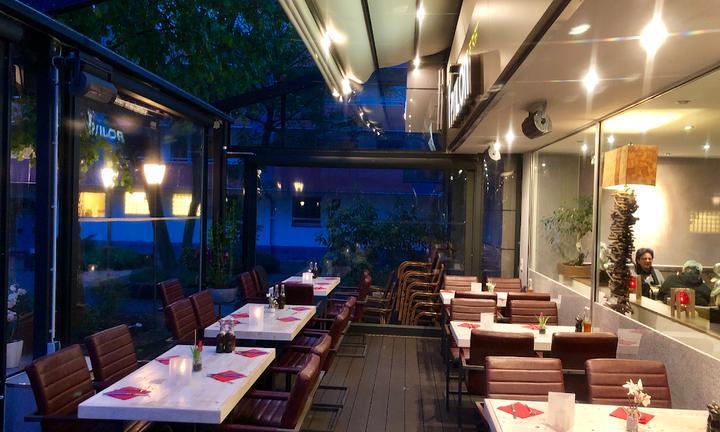 Ypsilon Restaurant