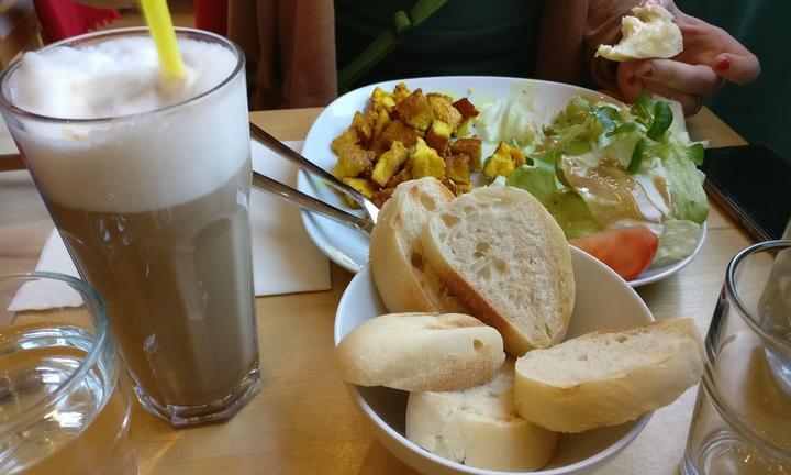Happiness Heart Cafe