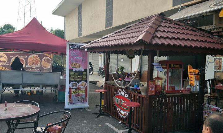 Laufer's Cafe and Bistro