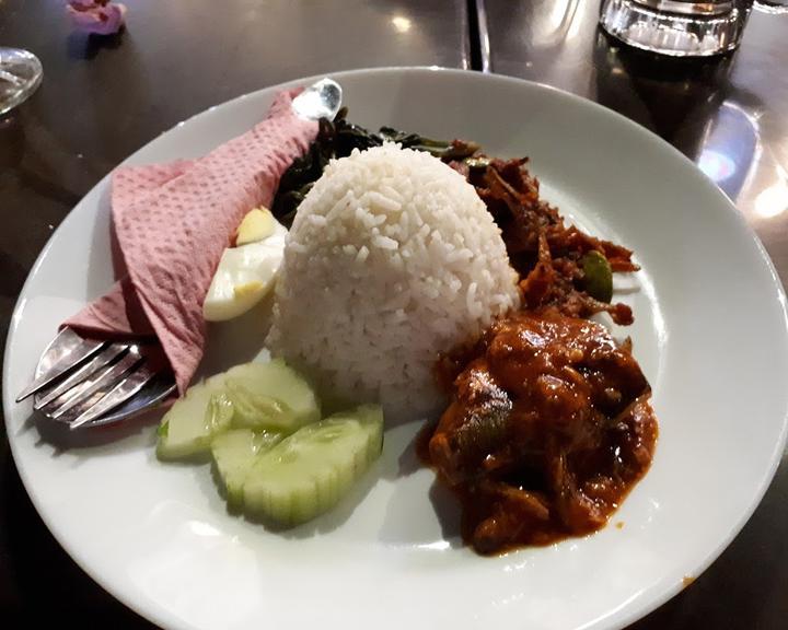 Laufer's Cafe and Bistro
