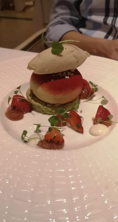 Lorenz Adlon Esszimmer