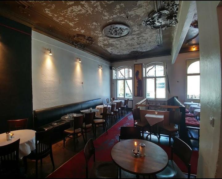 Schwarzes Café