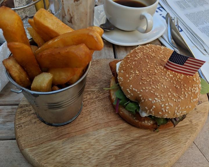 Crocodil Cafe & Kneipe