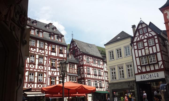 Cafe Balles
