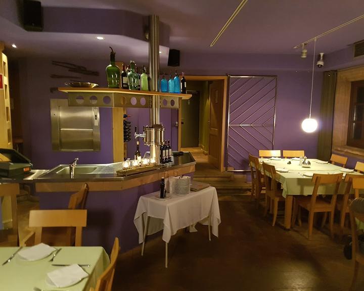 Mueller Bistro & Café