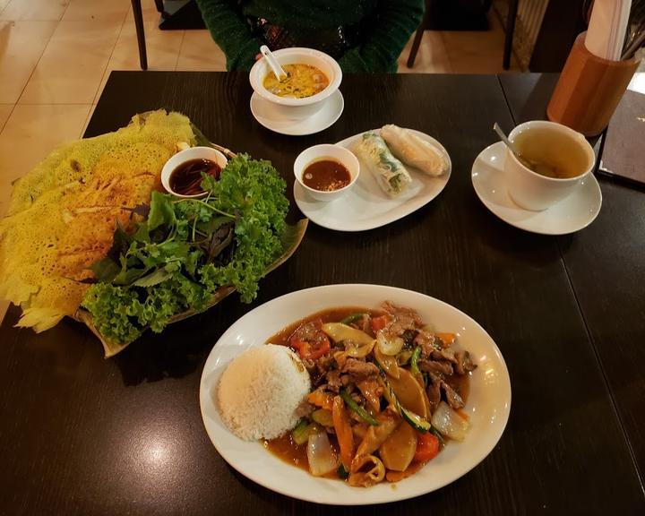 Saigon Com Nieu