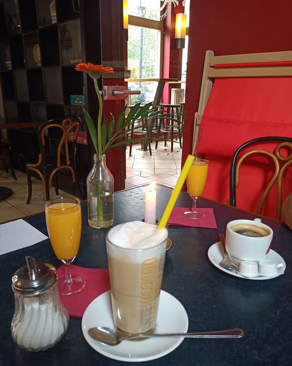 Cafe Lutetia
