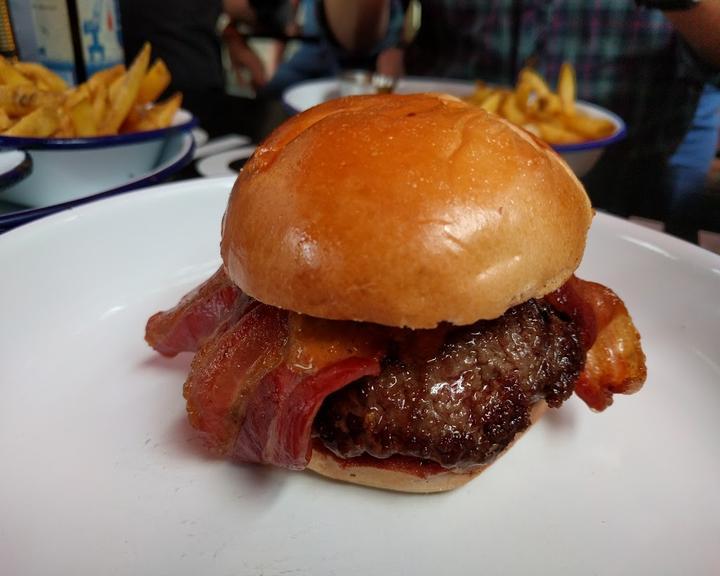 Otto's Burger - Grindelhof