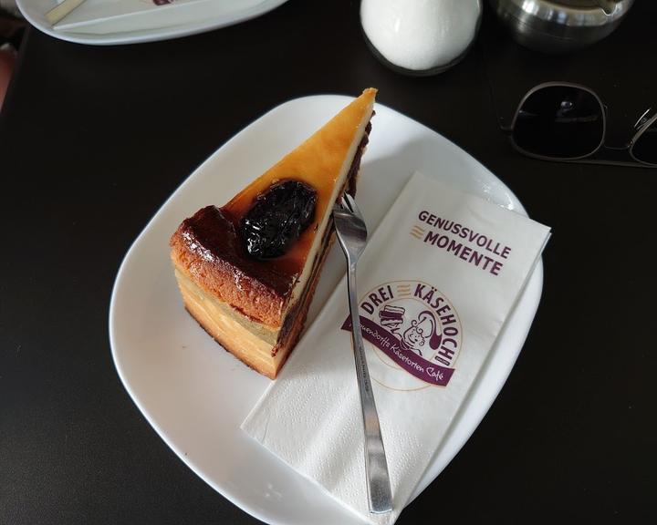 Café Dreikäsehoch