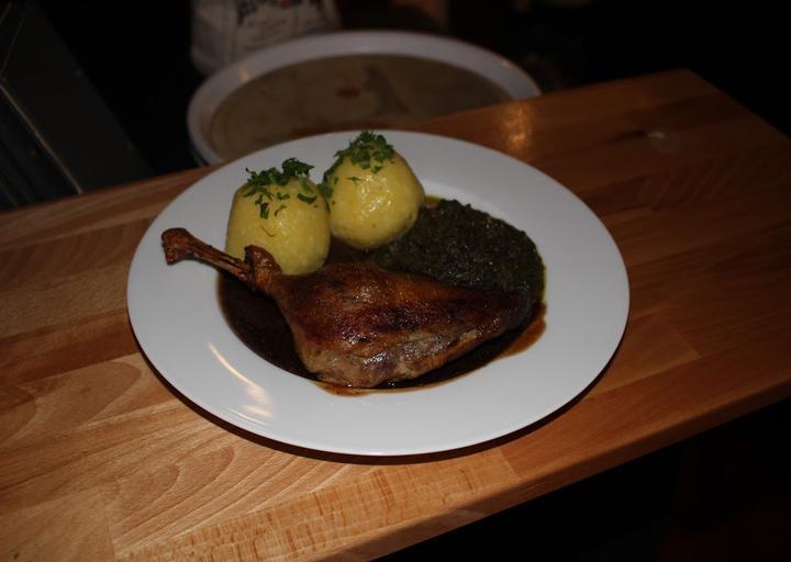 März