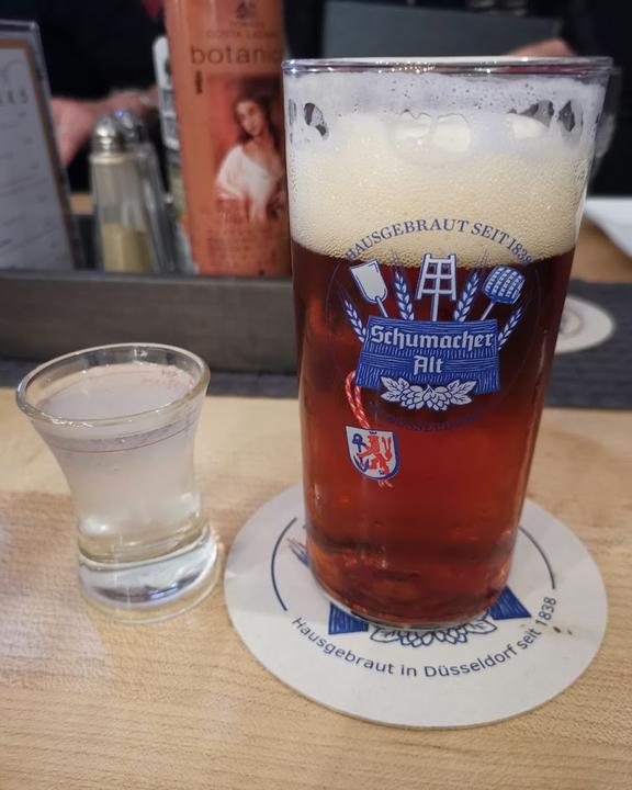 Der Grieche Zum Staufenplatz