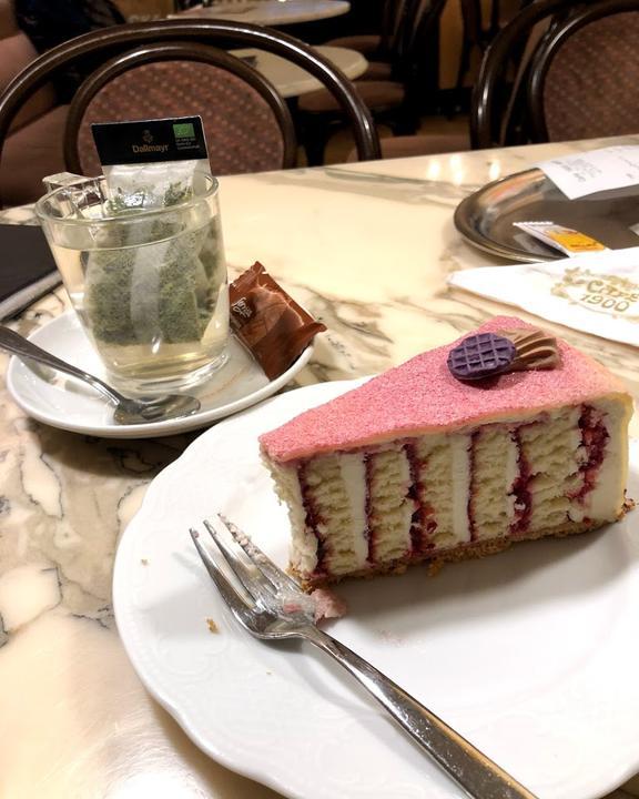 Cafe 1900