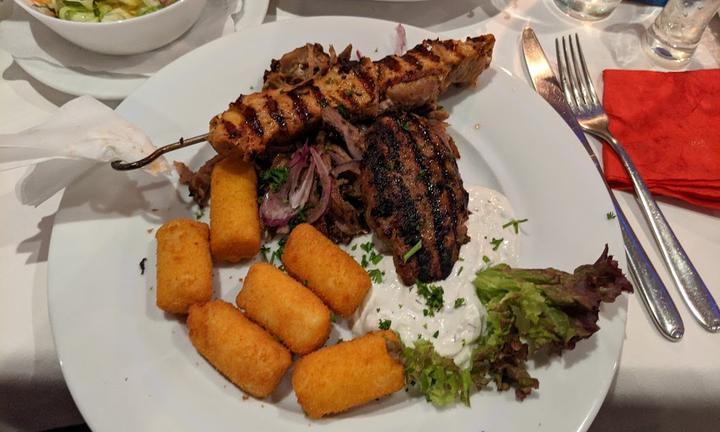 Theo' s Taverna