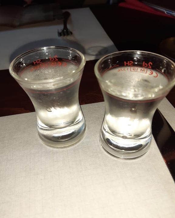 Theo' s Taverna