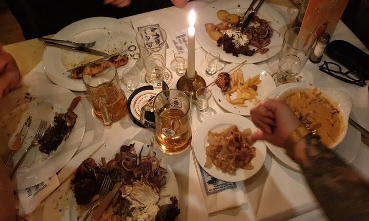 Theo' s Taverna