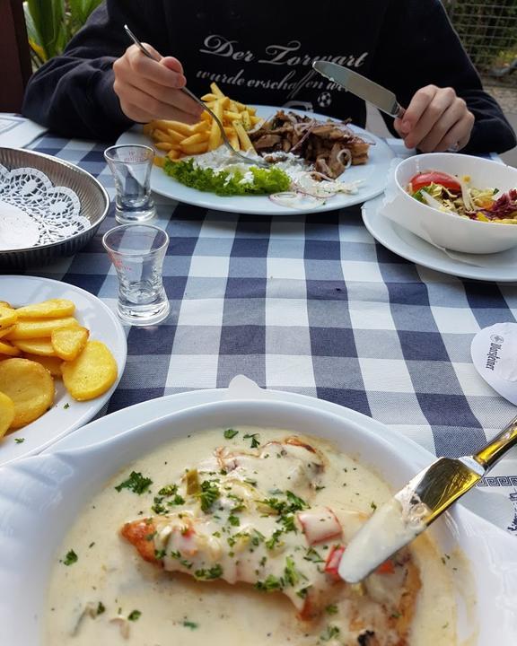Theo' s Taverna