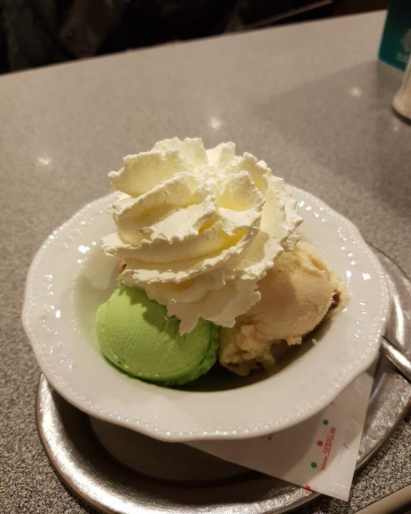 Eis Cafe Cortina