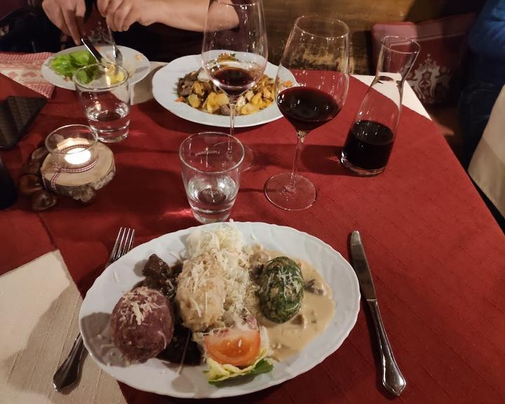 Gasthaus Adler Sudtiroler Speckstube