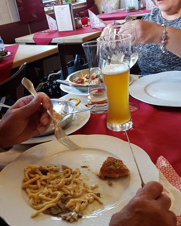 Gasthaus Adler Sudtiroler Speckstube