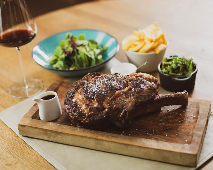 Little London Bar & Grill