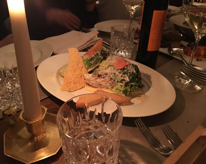 Little London Bar & Grill
