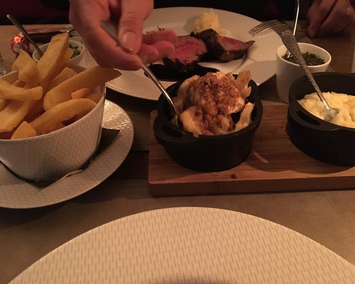 Little London Bar & Grill