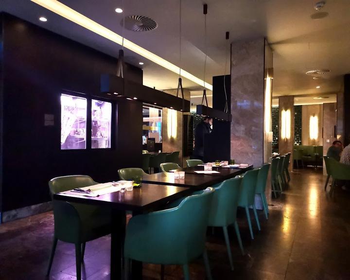 [m]eatery Bar + Restaurant