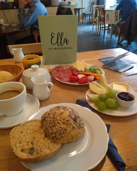 Cafe Ella