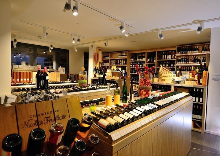 Vinothek Berlin Weinhandel and Weinbar