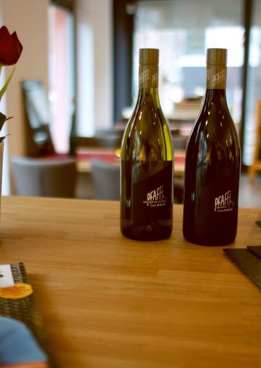 Vinothek Berlin Weinhandel and Weinbar