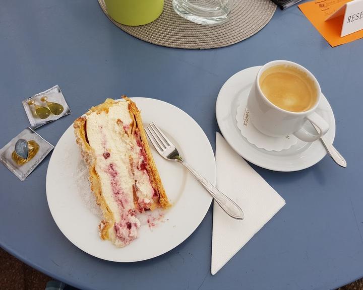 Le Cafe