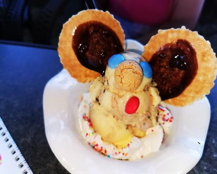 Italienisches Eiscafe bei Samanda